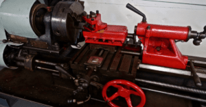 How To Use a Metal Lathe featured image
