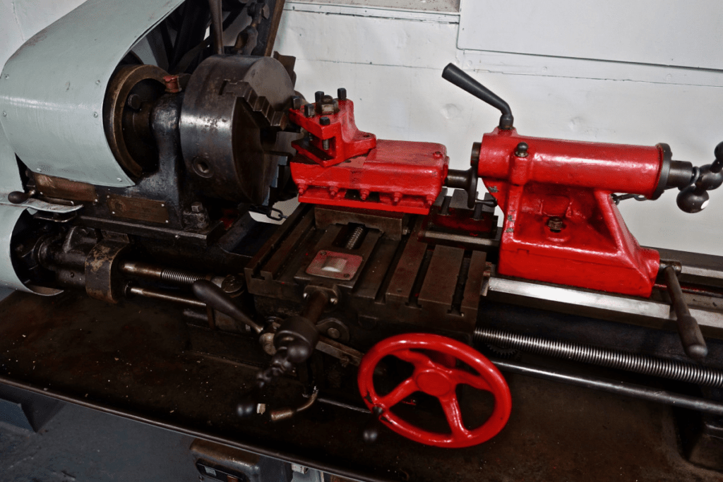 Metal lathe How To Use a Metal Lathe featured photo