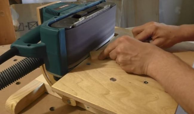How to Use a Belt Sander 2