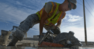 how to use a concrete saw featured image